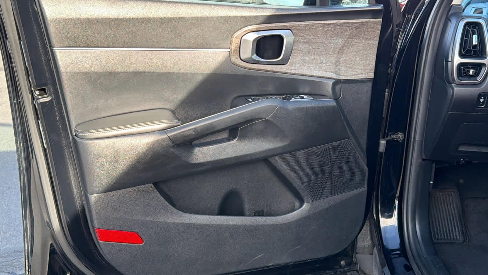 Thumbnail: 2022 Kia Sorento - 23