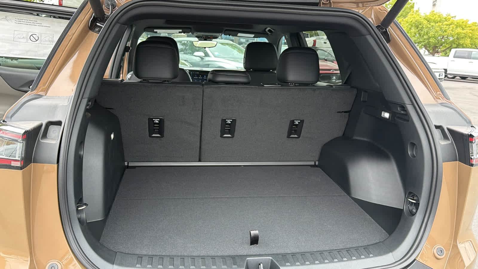 2027 Chevrolet Equinox LT - Photo 27
