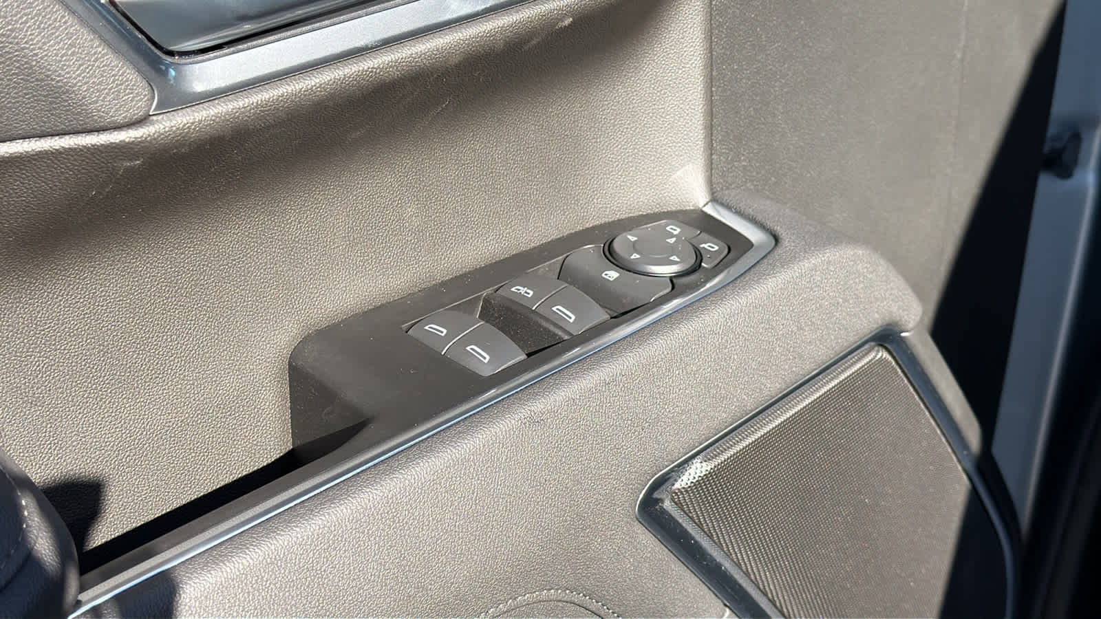 Thumbnail: 2026 Chevrolet Silverado 1500 - 22