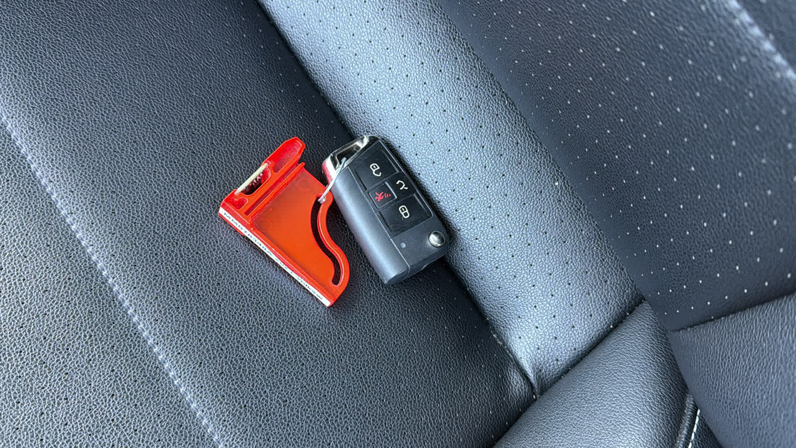 Thumbnail: 2021 Volkswagen Tiguan - 28