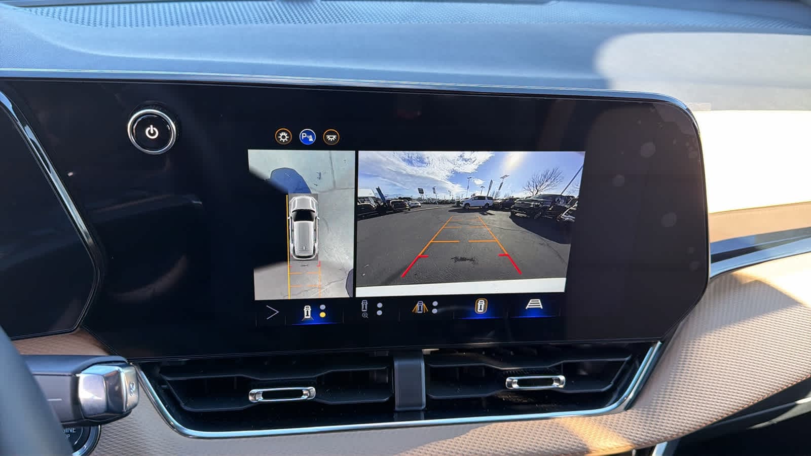 Thumbnail: 2026 Chevrolet Equinox - 16