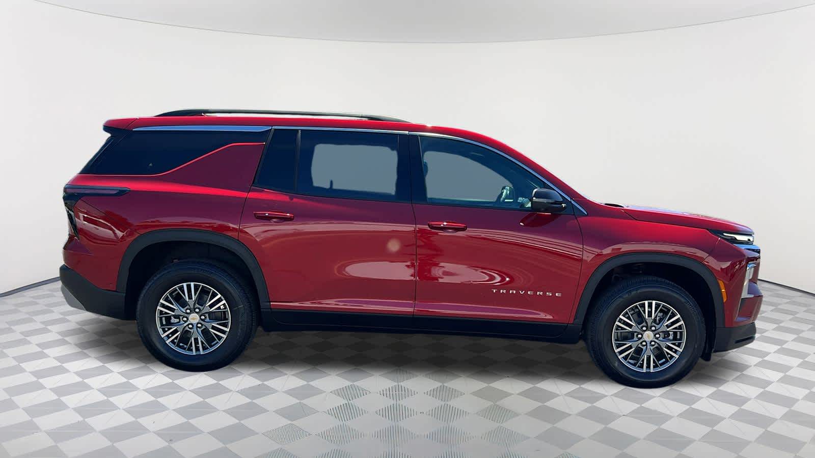 Thumbnail: 2025 Chevrolet Traverse - 4