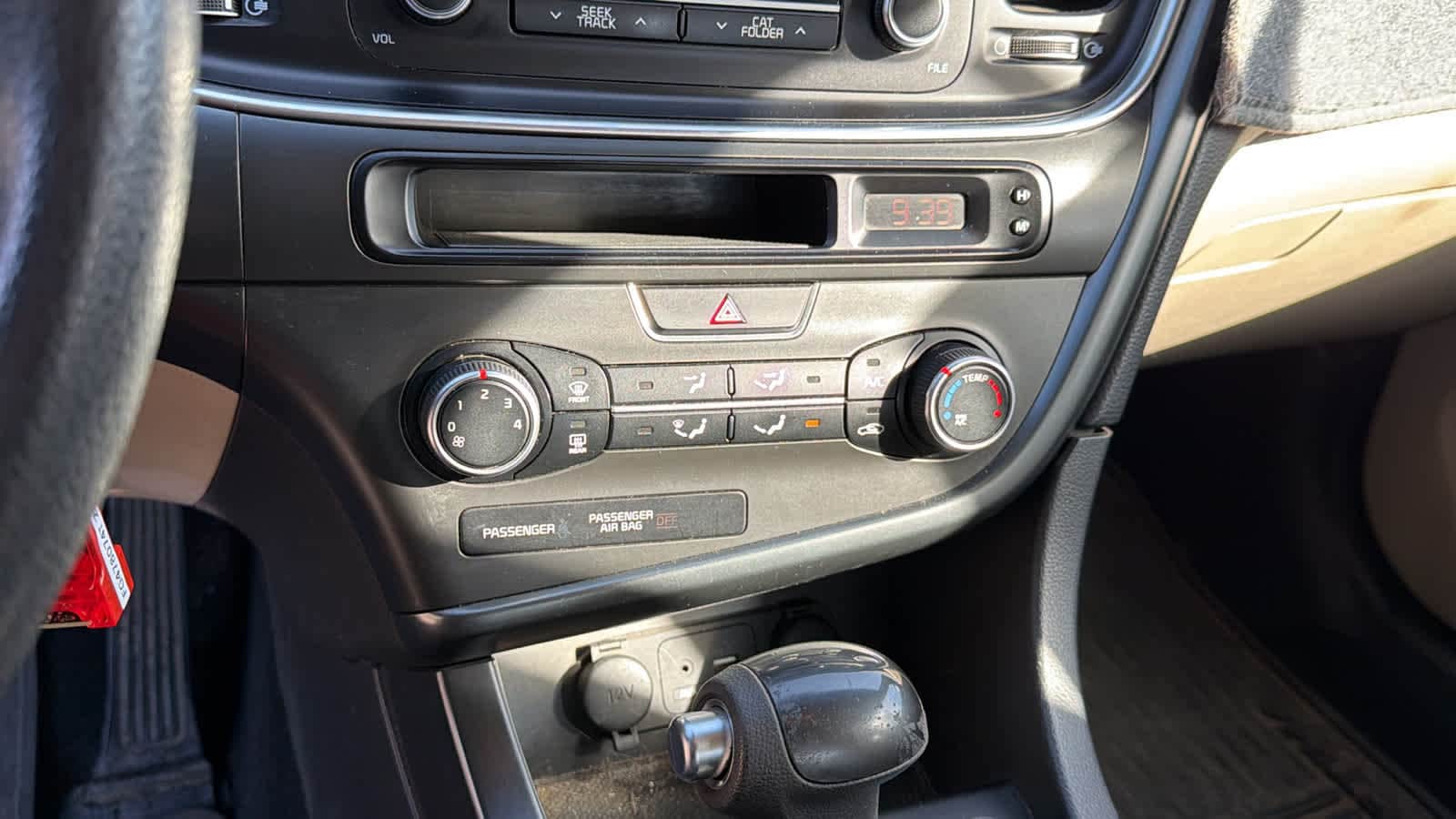 Thumbnail: 2015 Kia Optima - 13