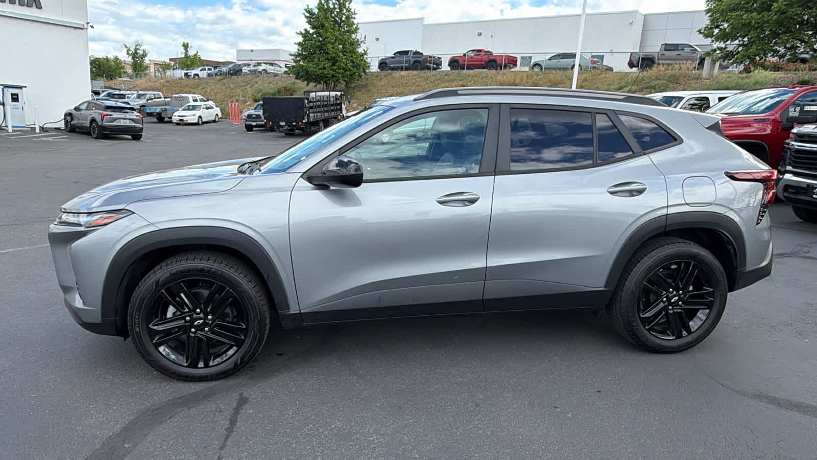 Thumbnail: 2024 Chevrolet Trax - 8