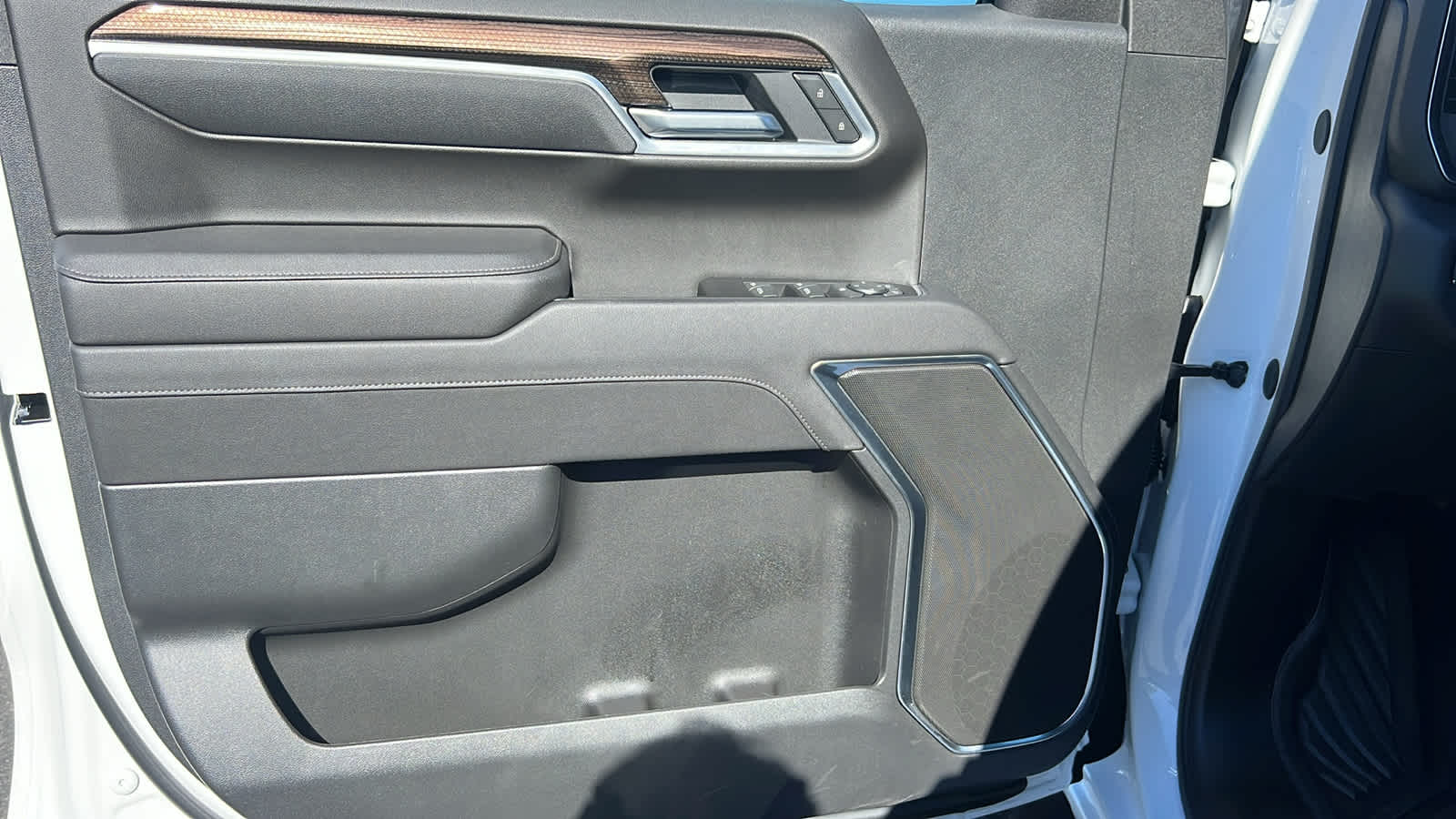 Thumbnail: 2025 Chevrolet Silverado 1500 - 23