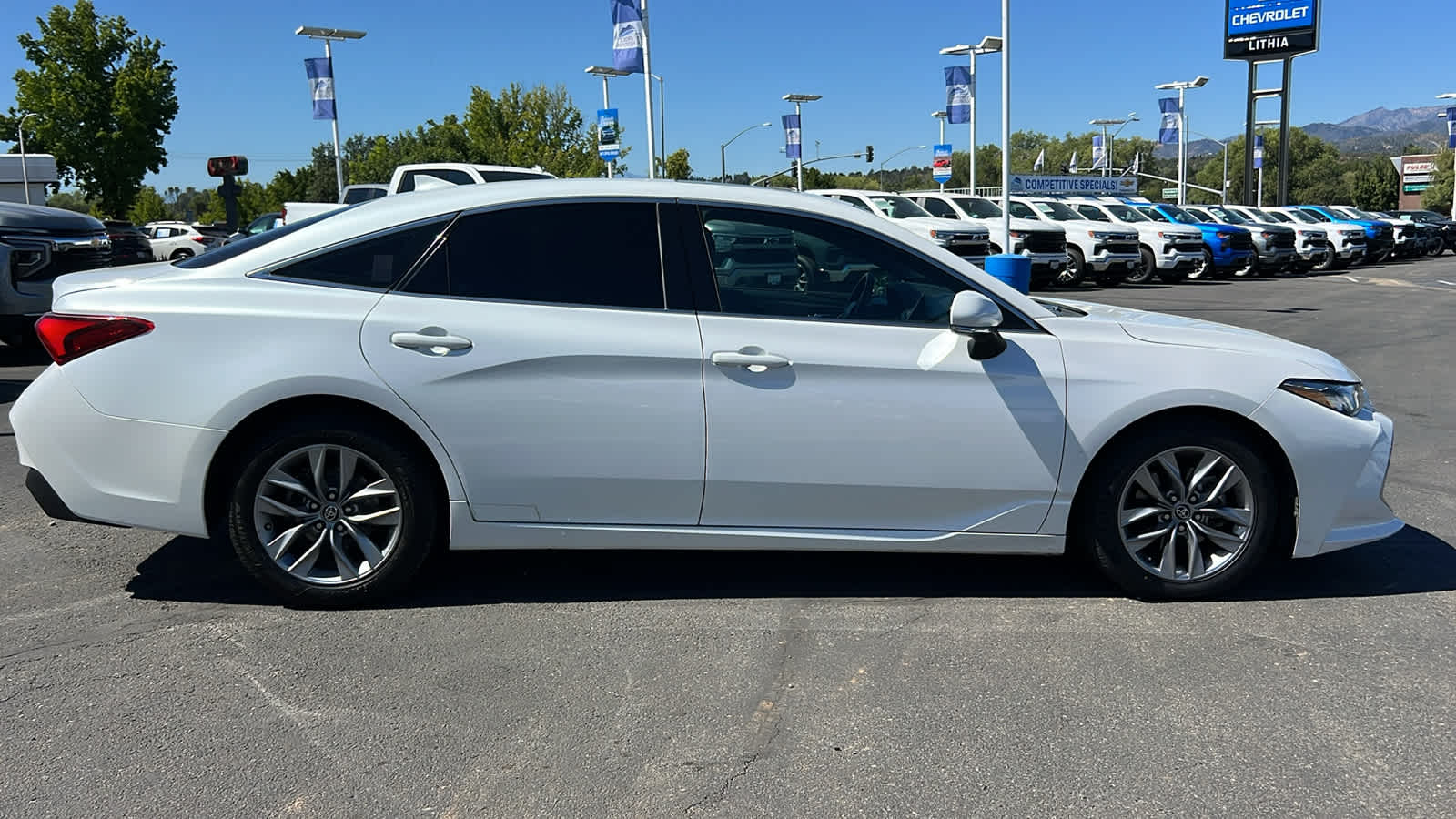 2019 Toyota Avalon XLE photo 4