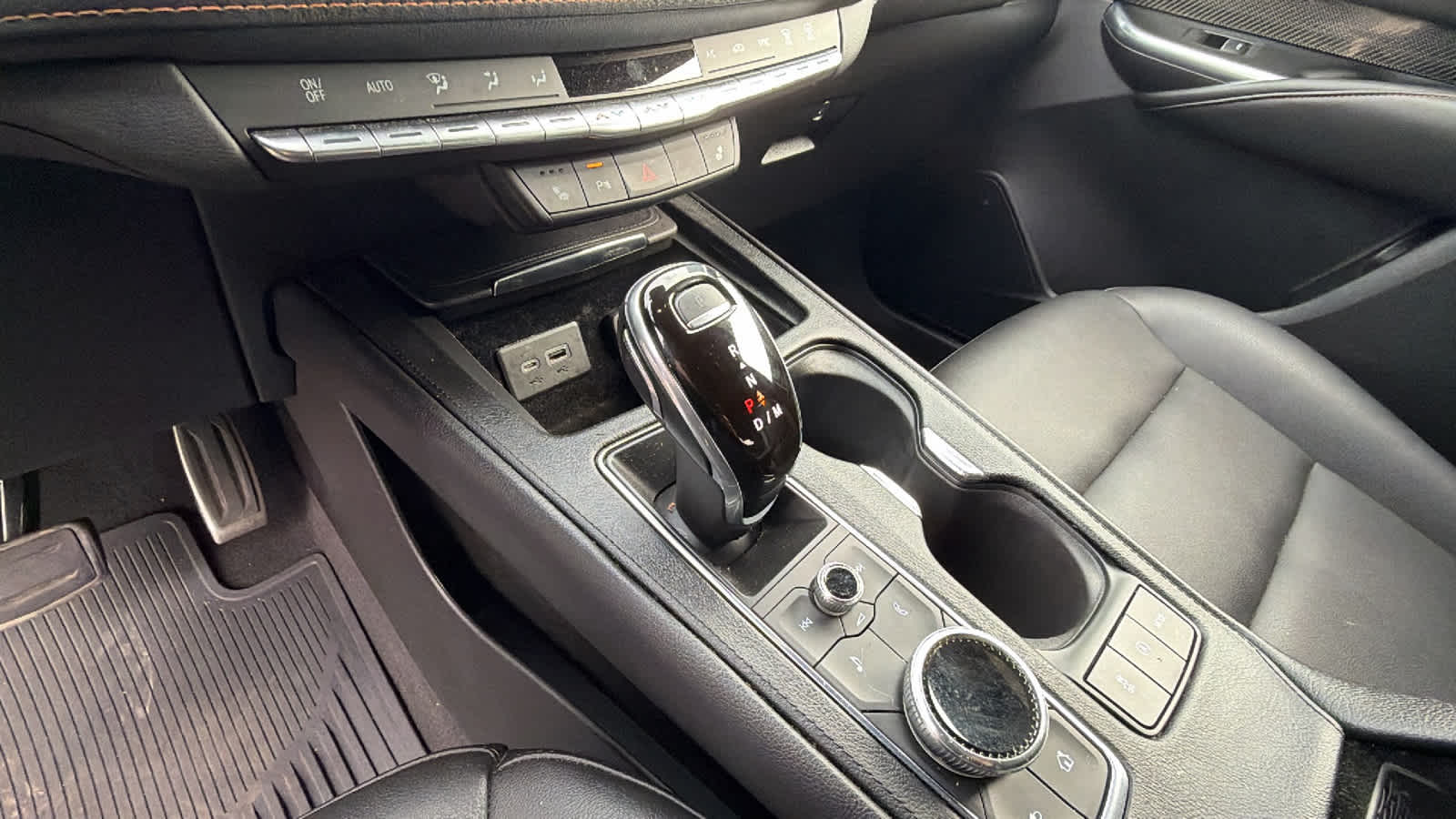 Thumbnail: 2021 Cadillac XT4 - 12