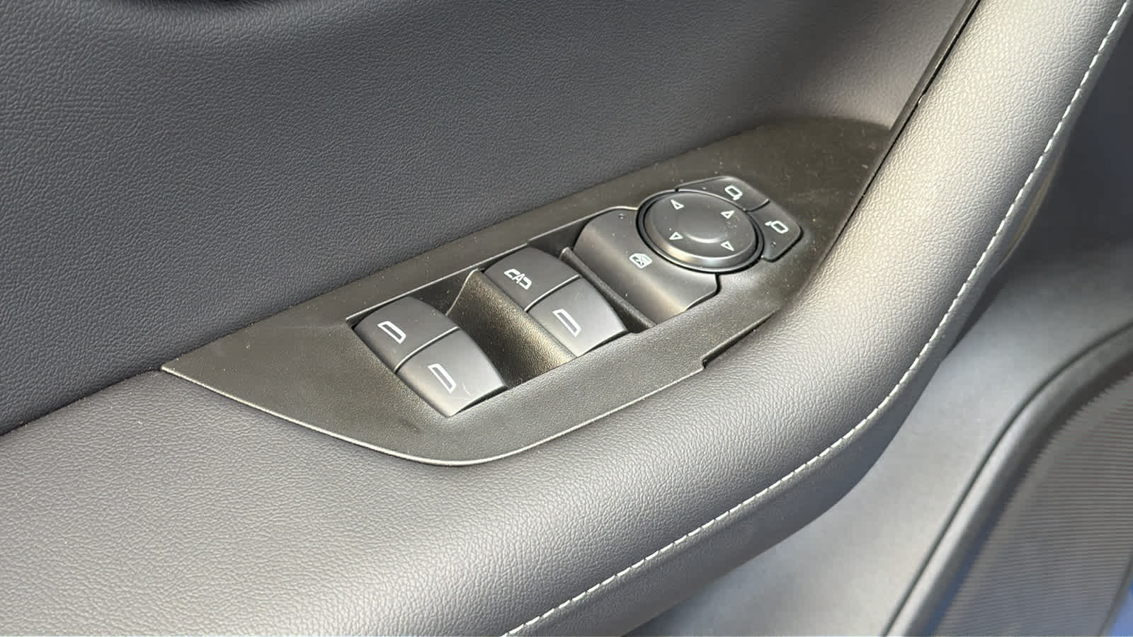 Thumbnail: 2025 Chevrolet Blazer - 22