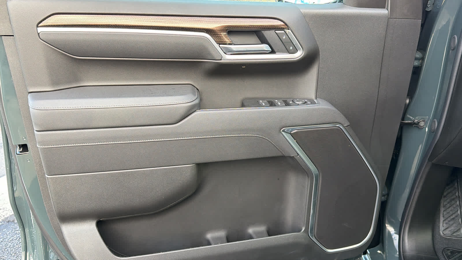 Thumbnail: 2026 Chevrolet Silverado 1500 - 23