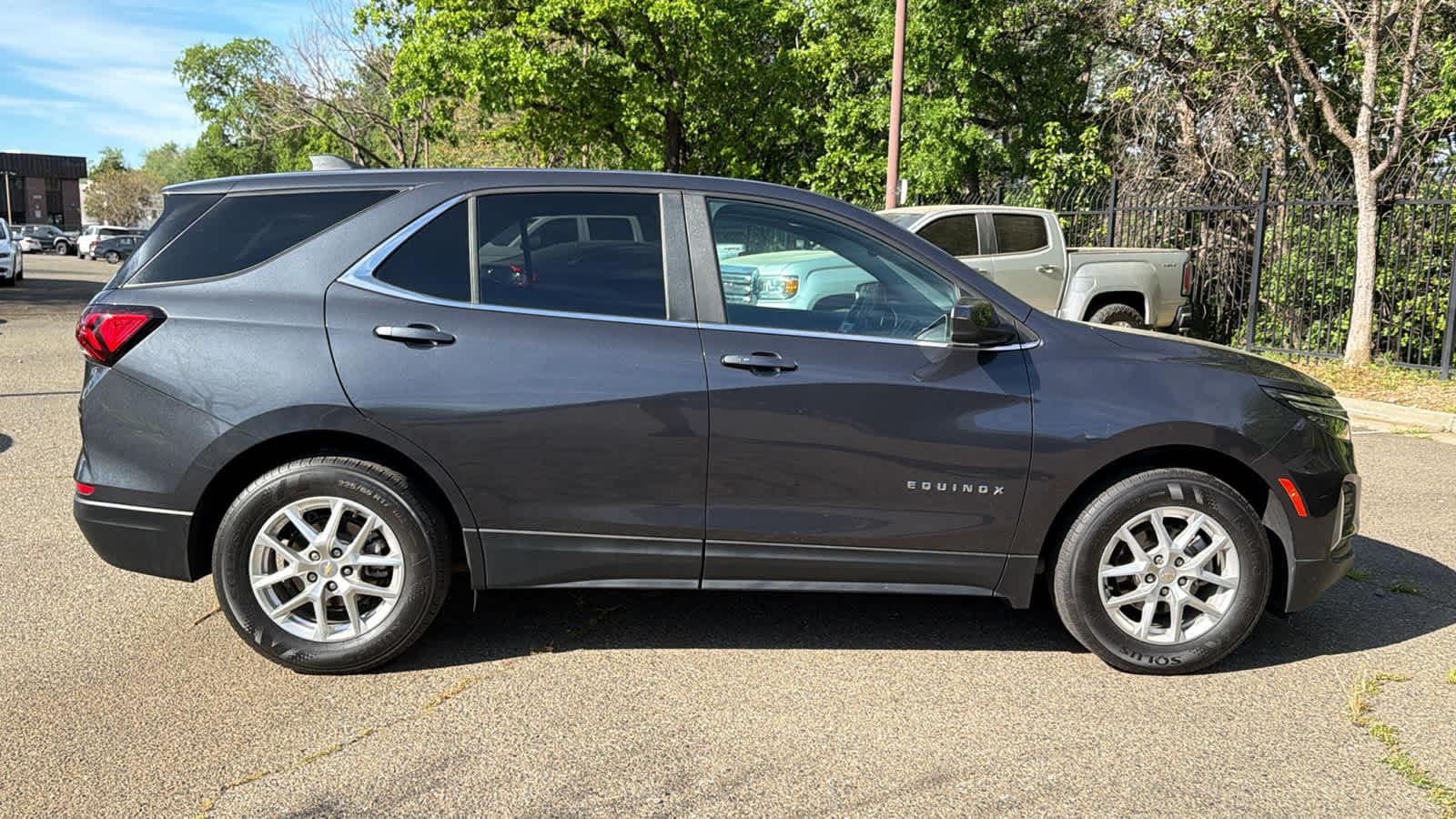 Thumbnail: 2022 Chevrolet Equinox - 4