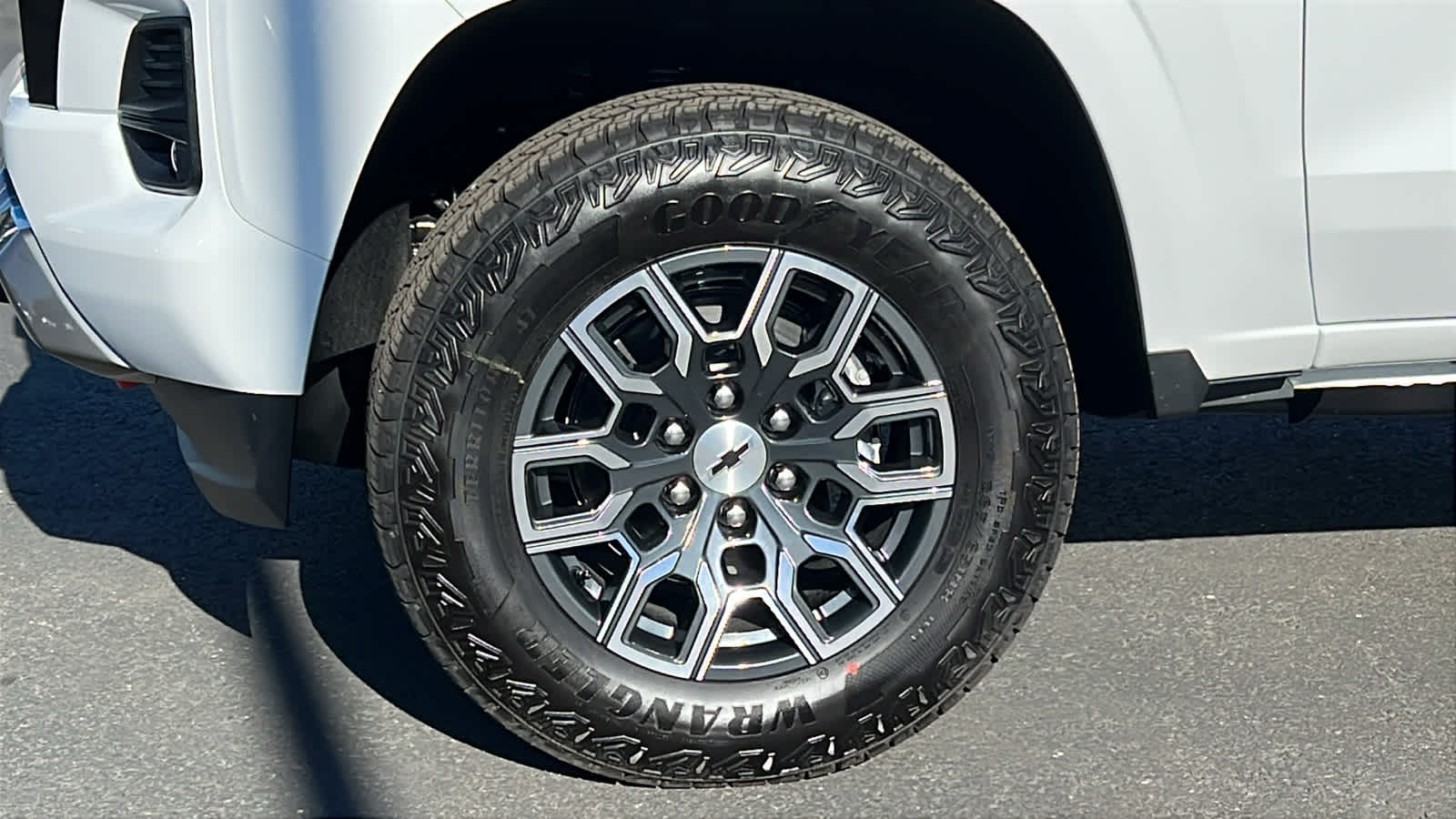 Thumbnail: 2026 Chevrolet Colorado - 9