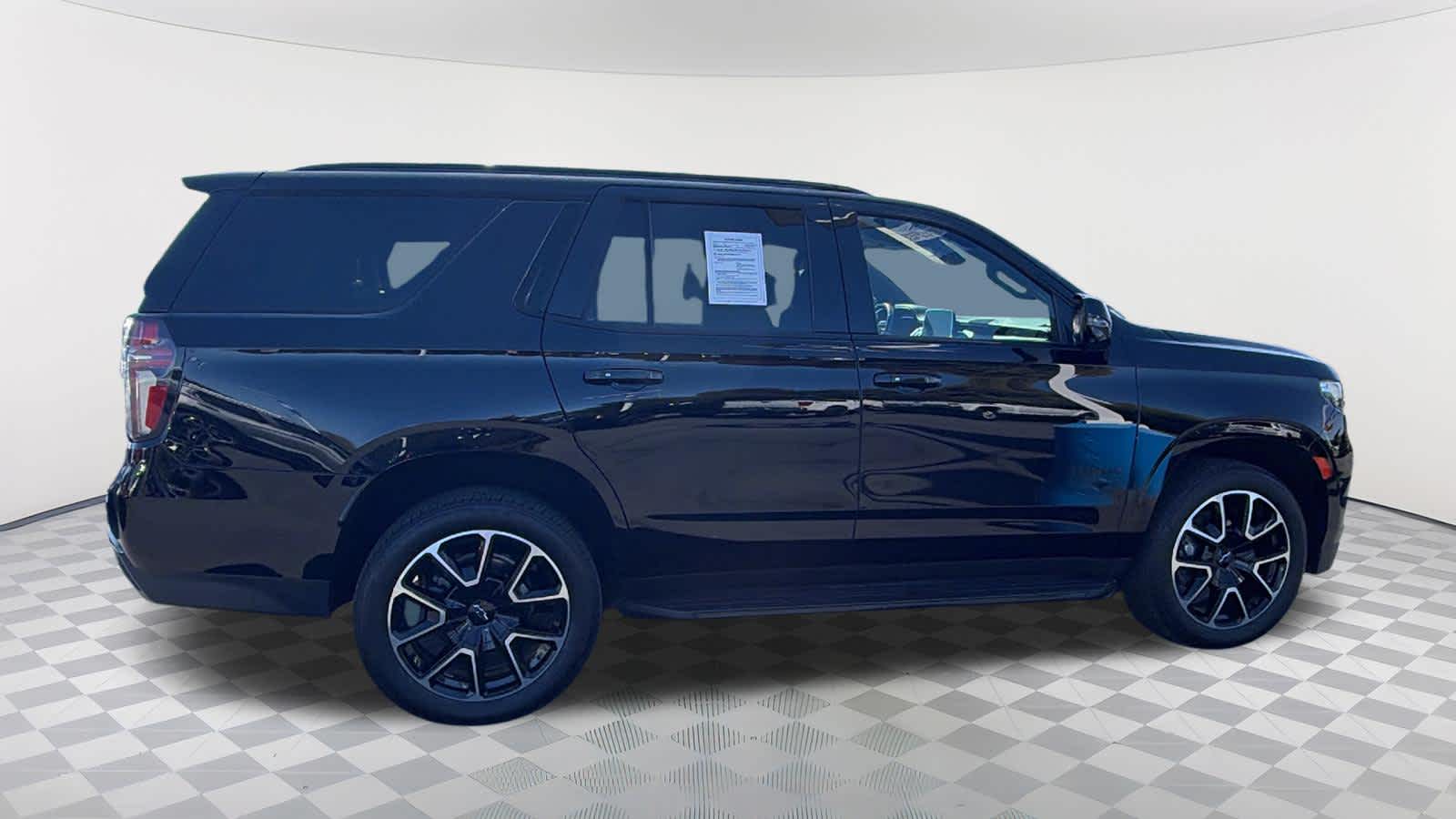 Thumbnail: 2022 Chevrolet Tahoe - 3