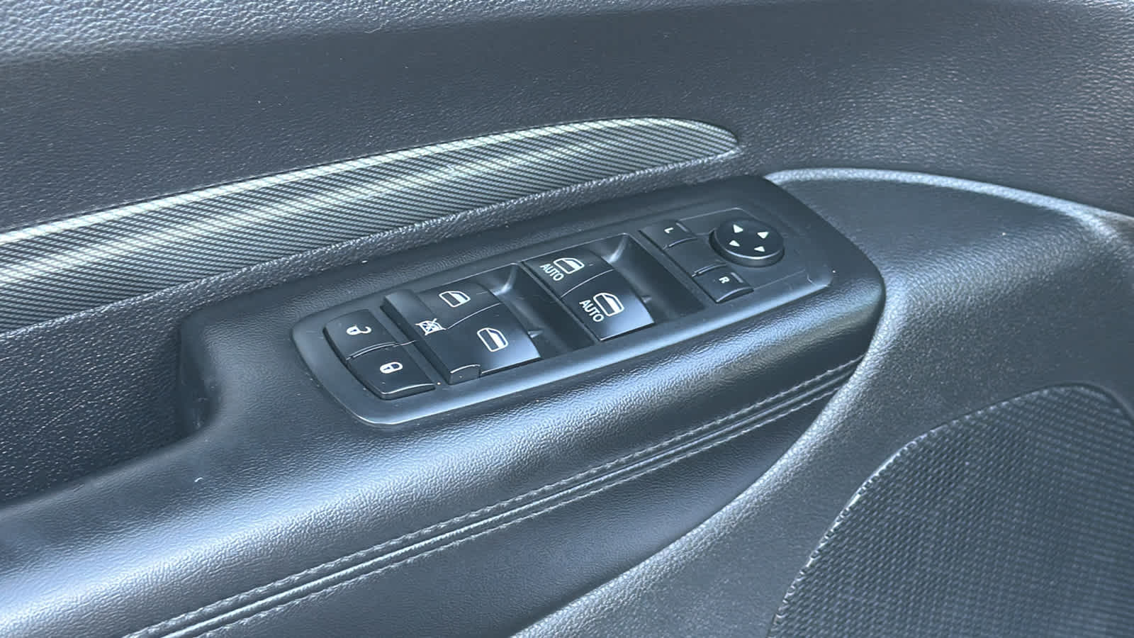 Thumbnail: 2018 Dodge Durango - 21