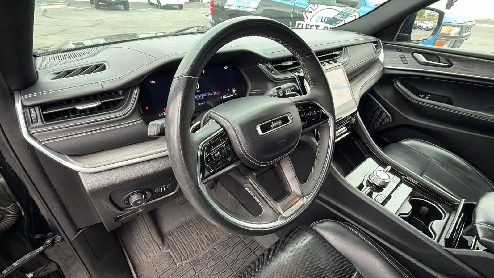 Thumbnail: 2023 Jeep Grand Cherokee - 10