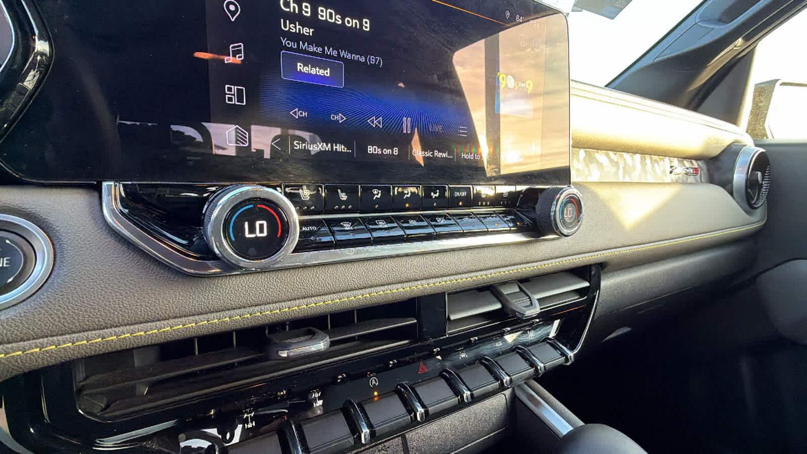 Thumbnail: 2024 Chevrolet Colorado - 14