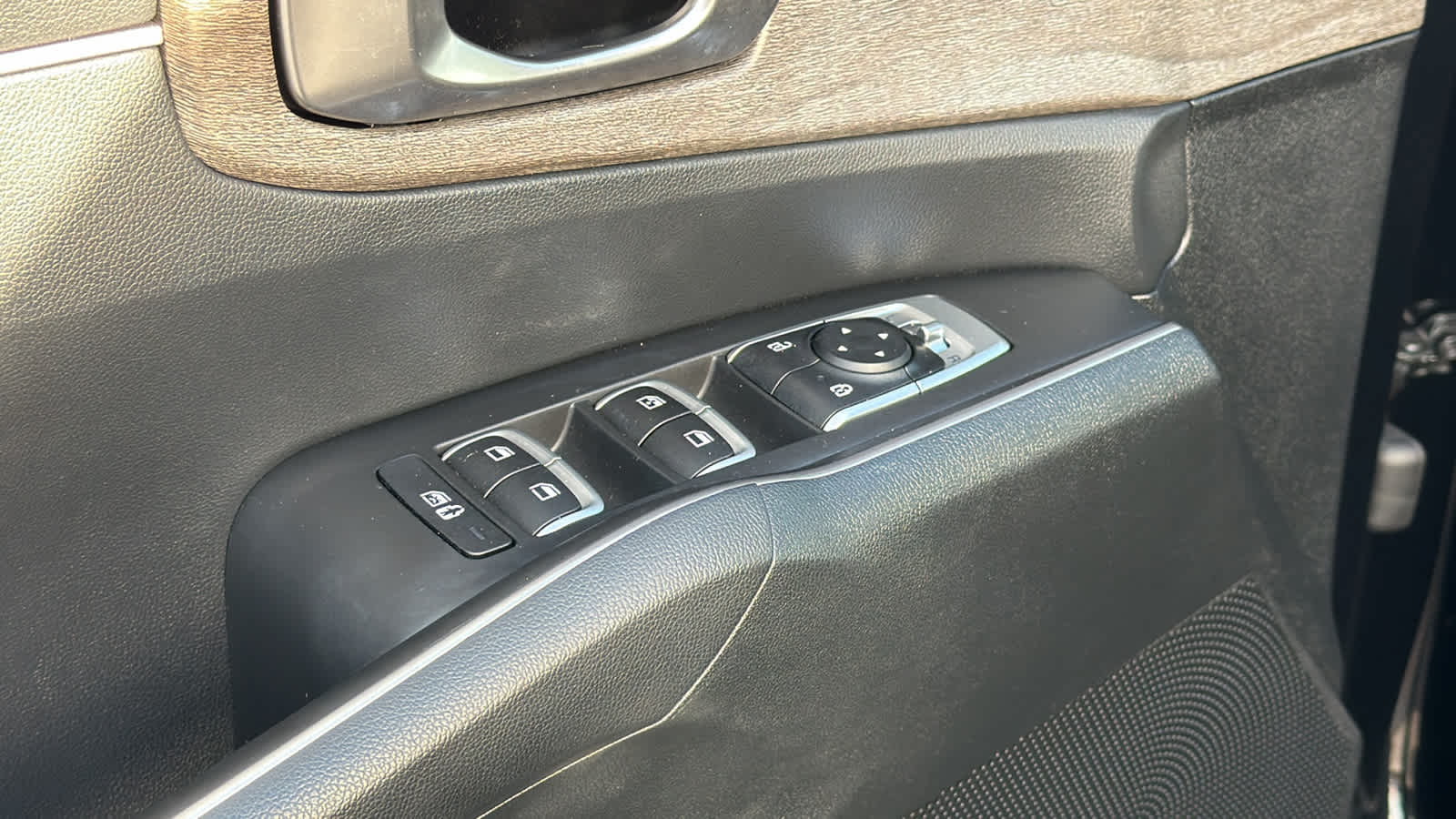 Thumbnail: 2022 Kia Sorento - 22