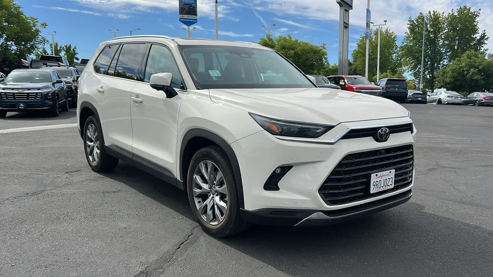 2024 Toyota Grand Highlander XLE photo 2