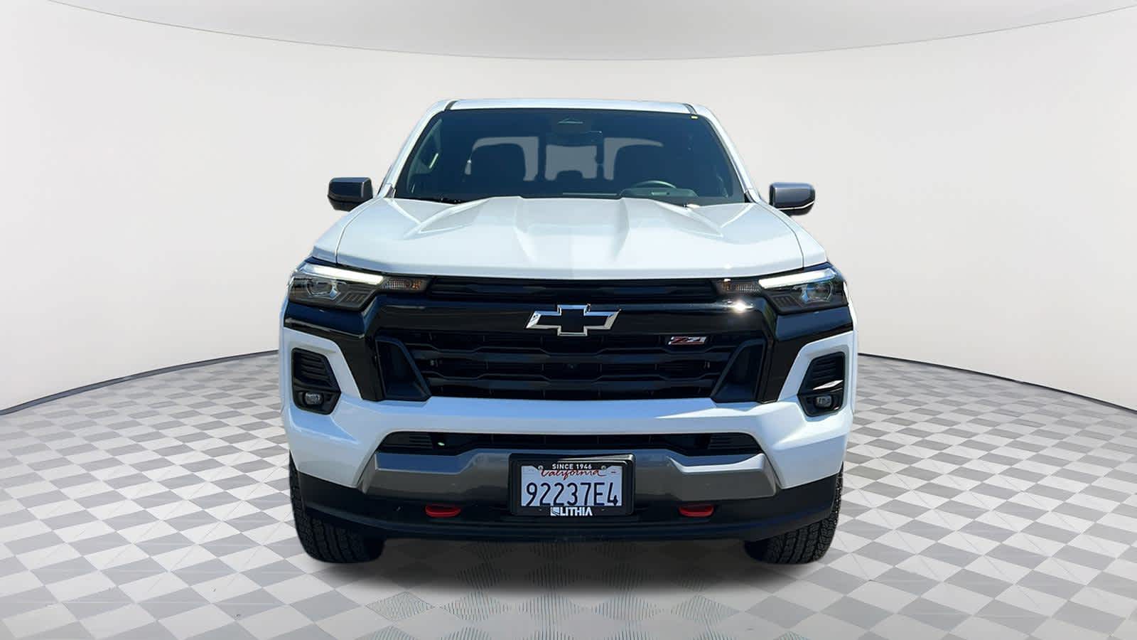 2025 Chevrolet Colorado Z71 photo 2
