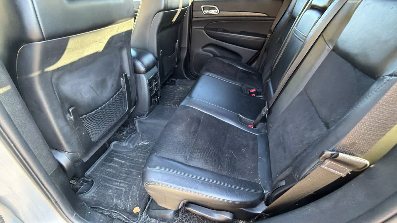 Thumbnail: 2018 Jeep Grand Cherokee - 17