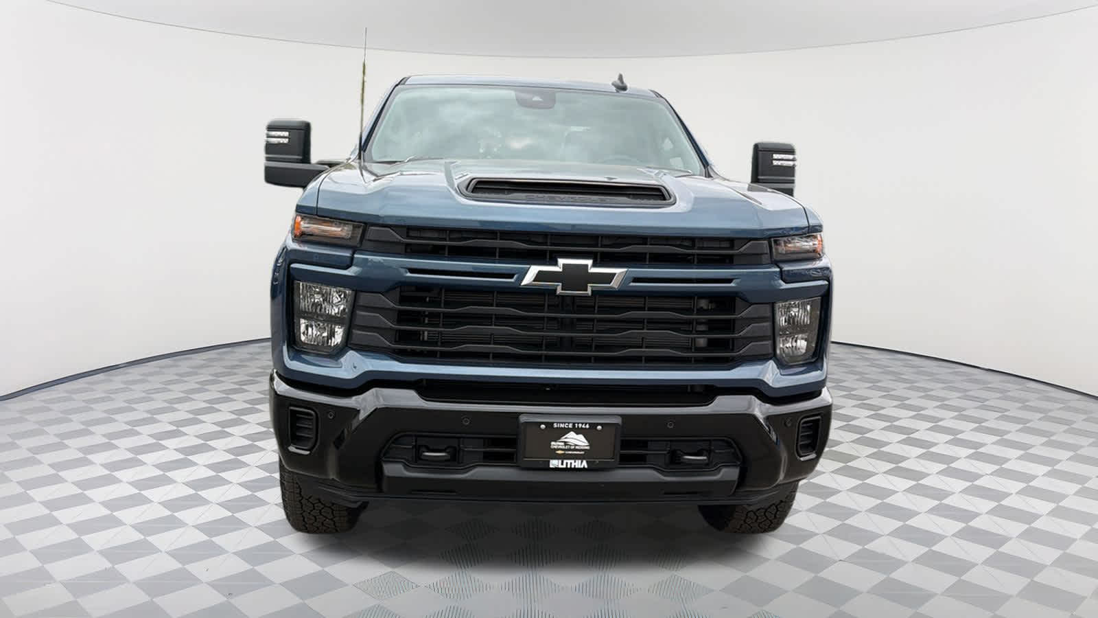 2025 Chevrolet Silverado 2500HD Custom photo 2