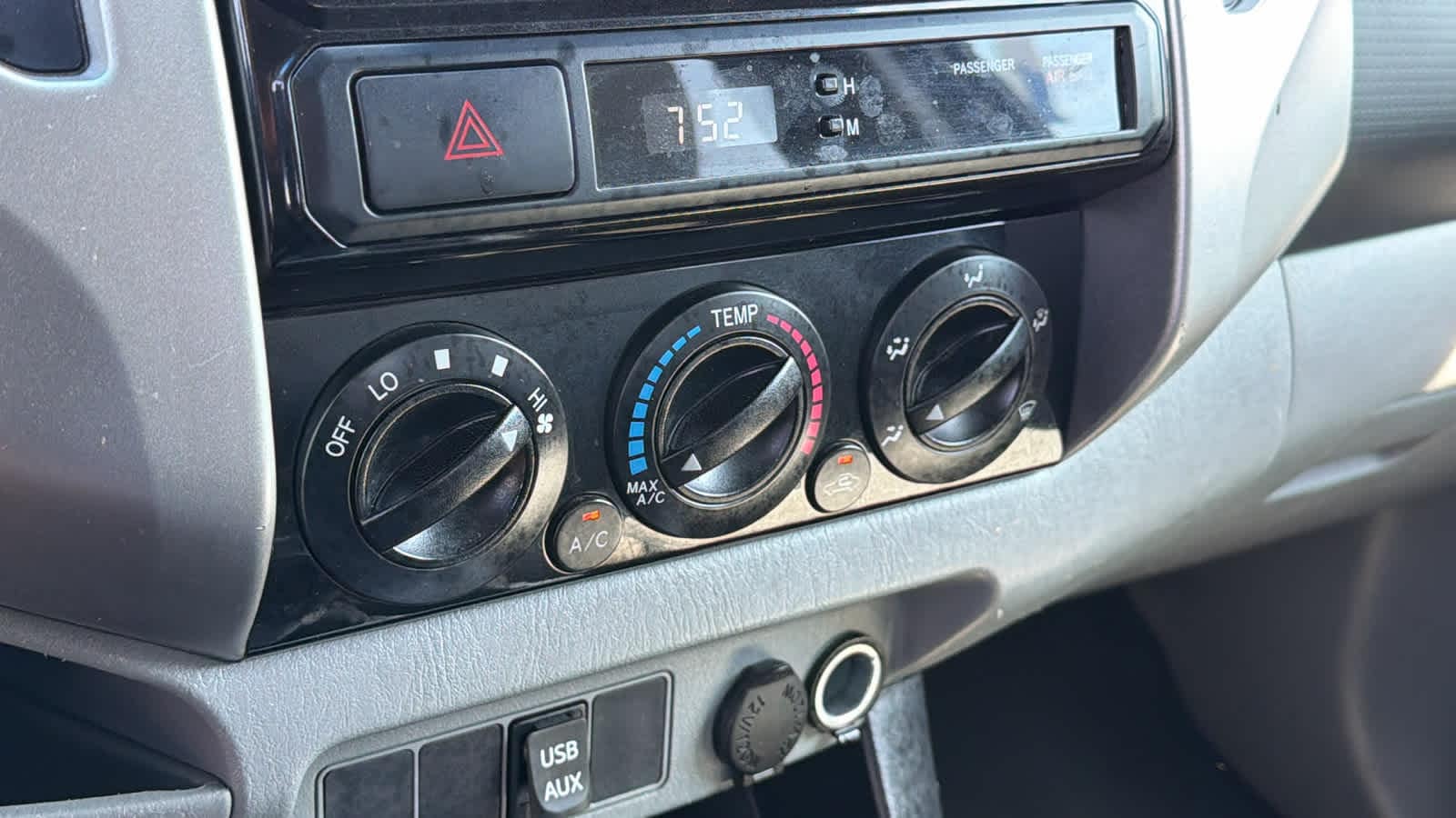 Thumbnail: 2014 Toyota Tacoma - 14
