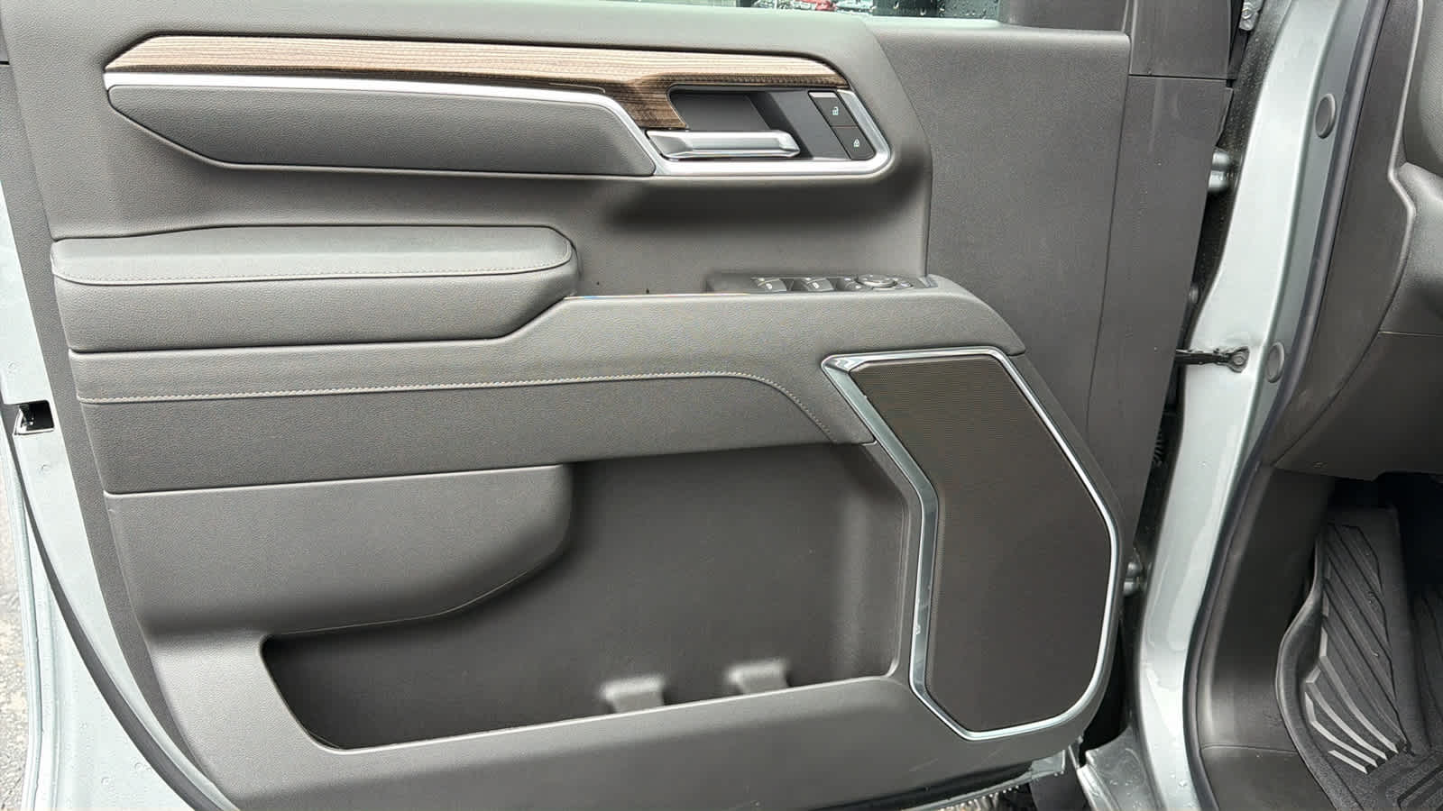 Thumbnail: 2026 Chevrolet Silverado 3500 - 23