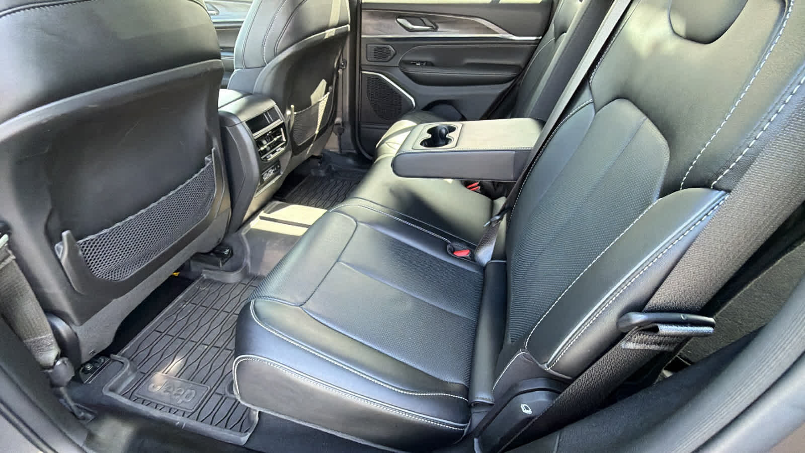 Thumbnail: 2024 Jeep Grand Cherokee - 24