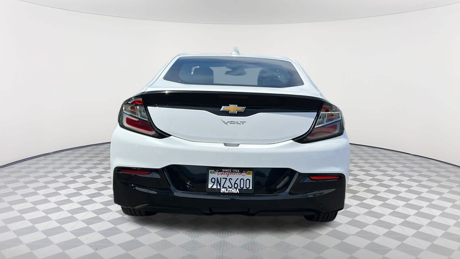 Thumbnail: 2018 Chevrolet Volt - 6