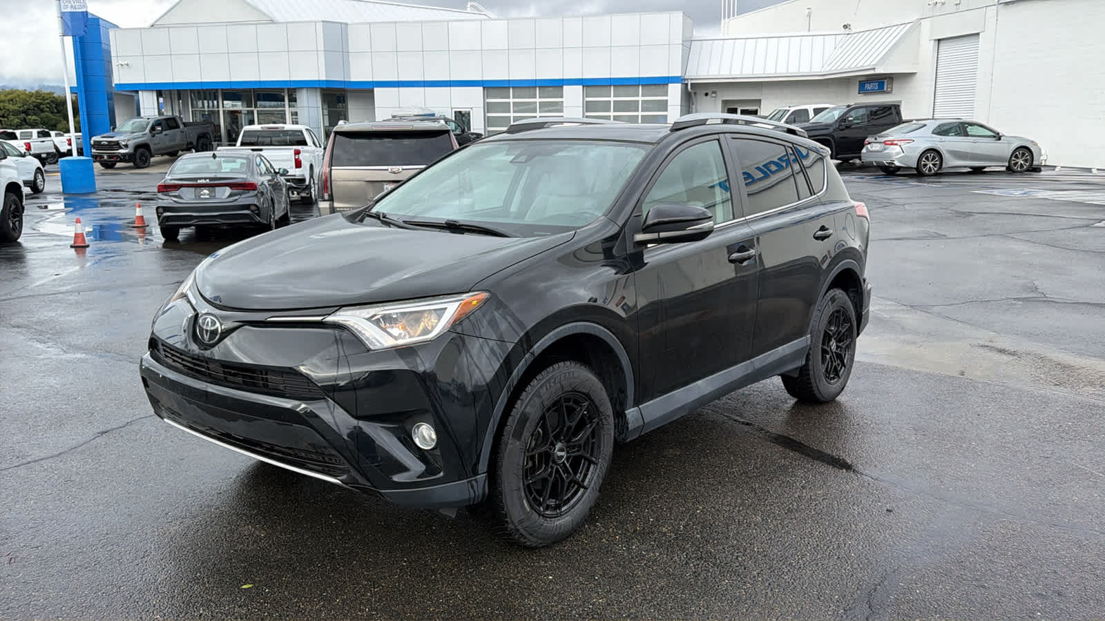 2018 Toyota RAV4 XLE's photo