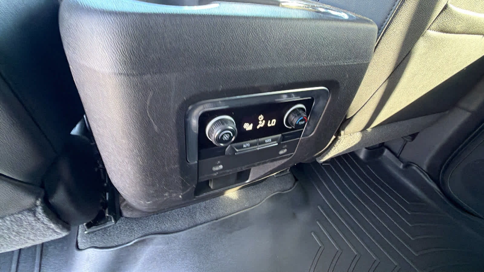 Thumbnail: 2021 Chevrolet Tahoe - 25