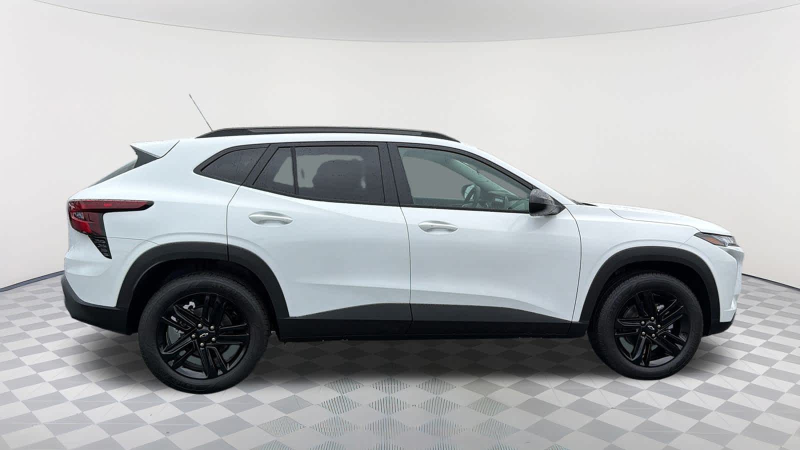 Thumbnail: 2026 Chevrolet Trax - 3