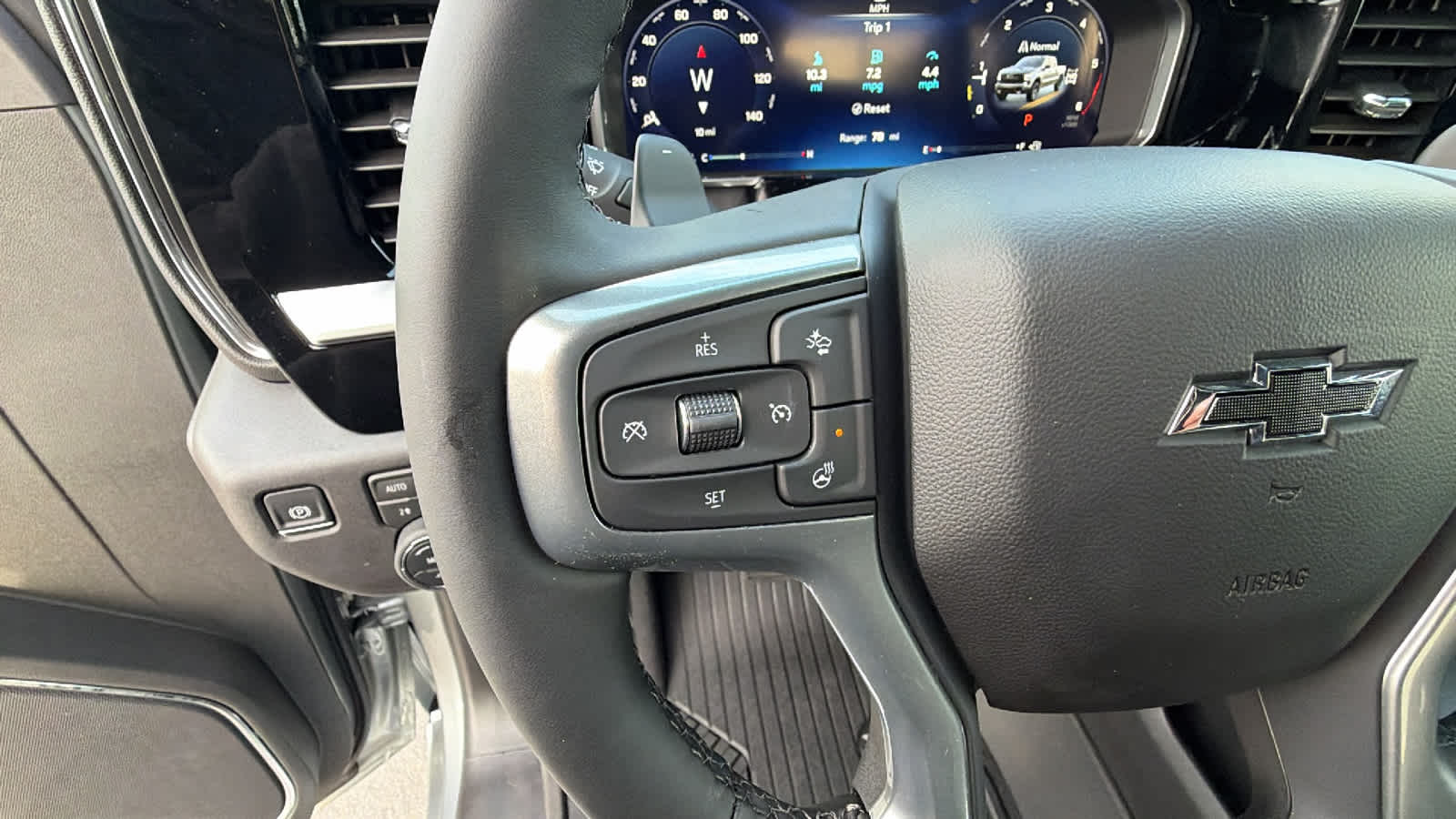 Thumbnail: 2026 Chevrolet Silverado 1500 - 19