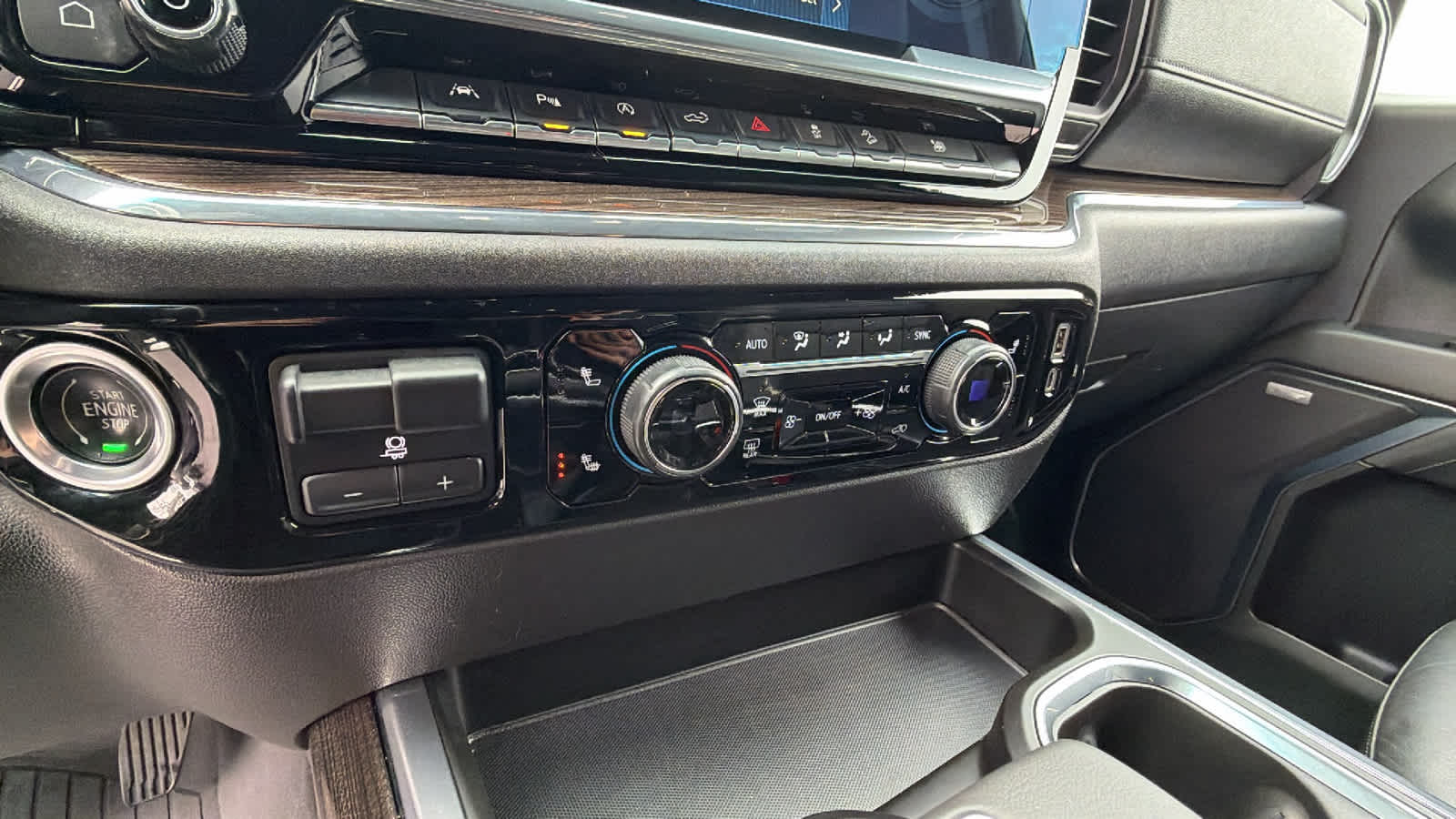 Thumbnail: 2022 Chevrolet Silverado 1500 - 14