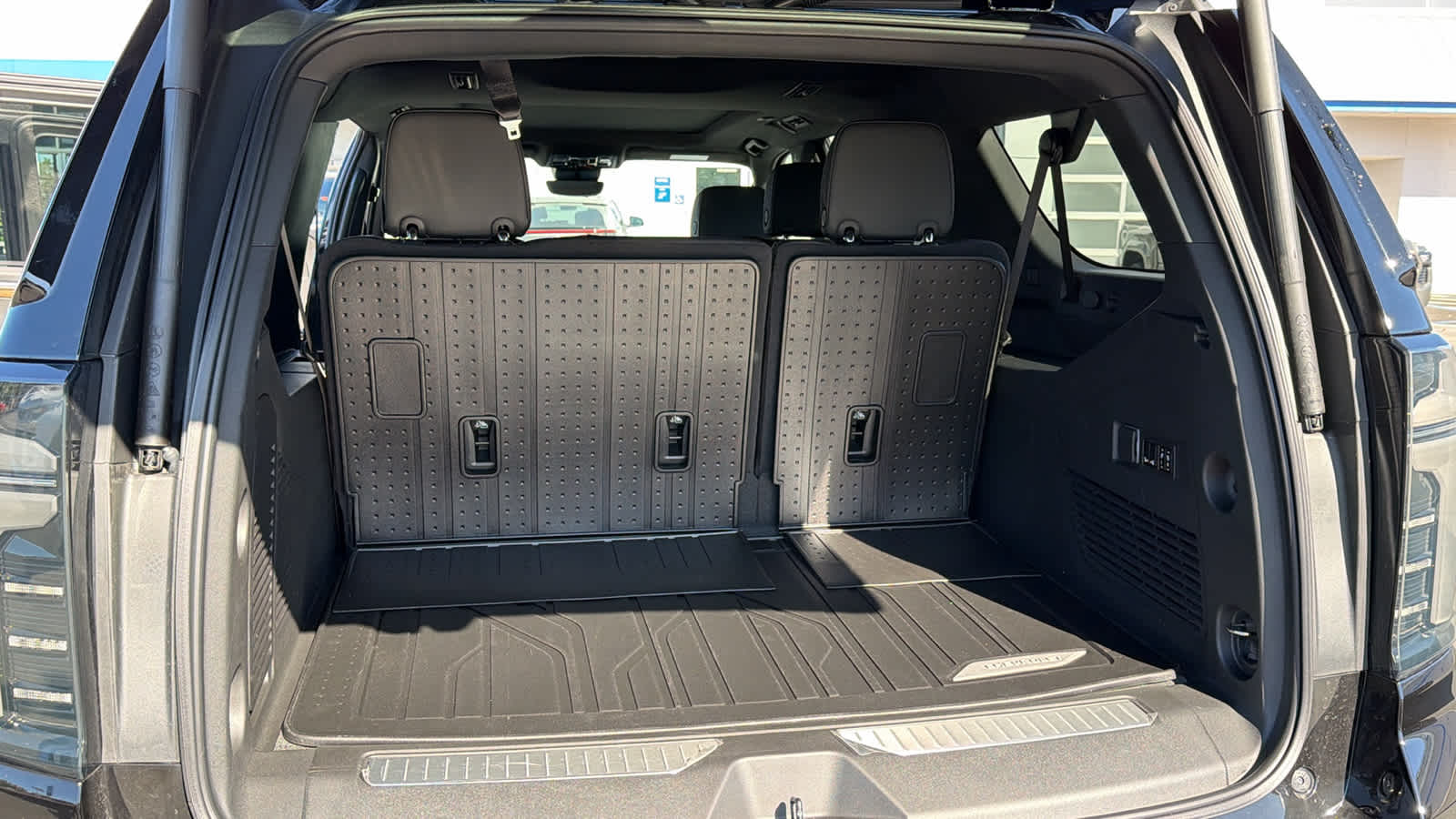 2026 Chevrolet Suburban High Country - Photo 27