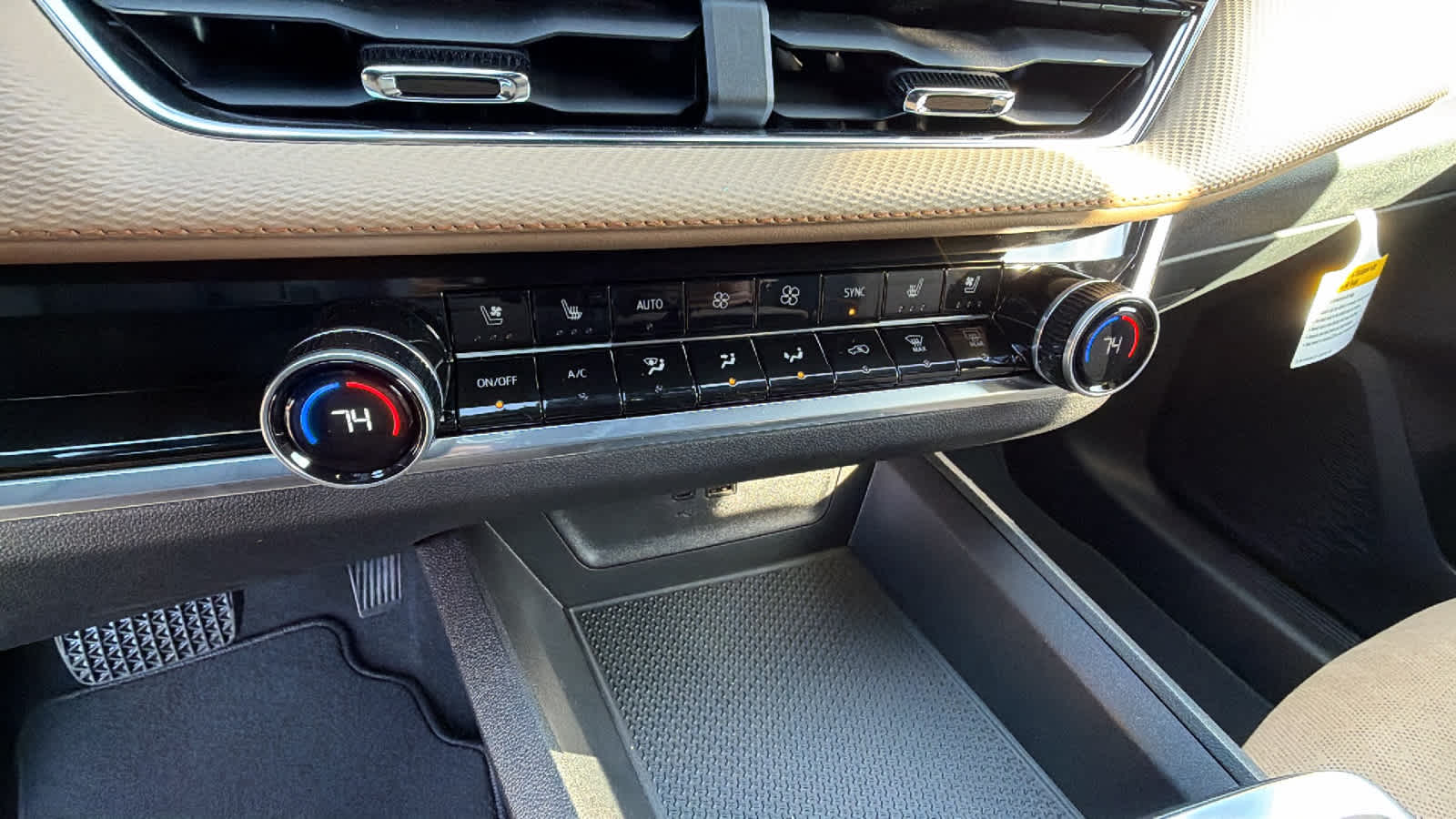 Thumbnail: 2026 Chevrolet Equinox - 14