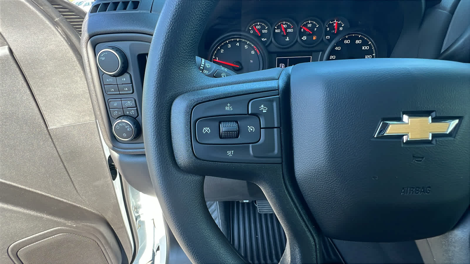 Thumbnail: 2025 Chevrolet Silverado 1500 - 19