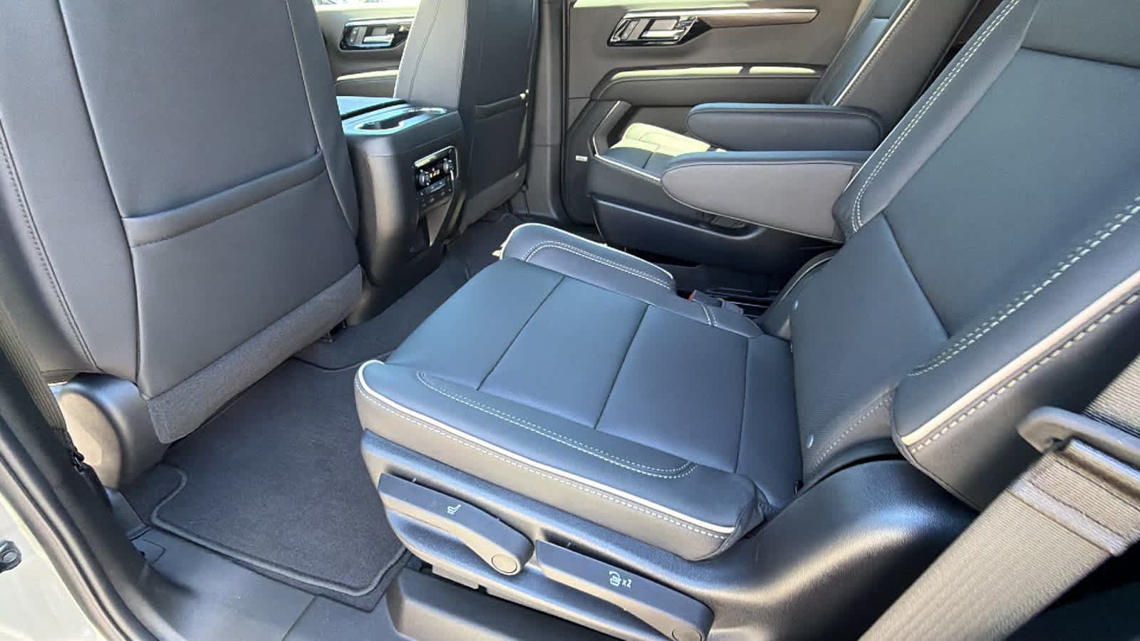 2026 Chevrolet Tahoe Premier - Photo 24