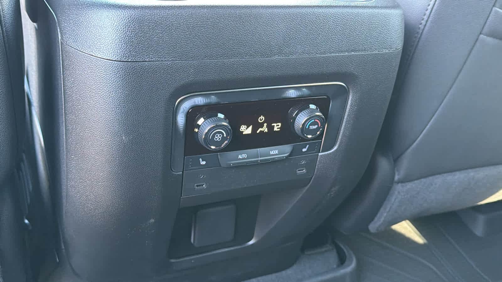 2026 Chevrolet Suburban High Country - Photo 25