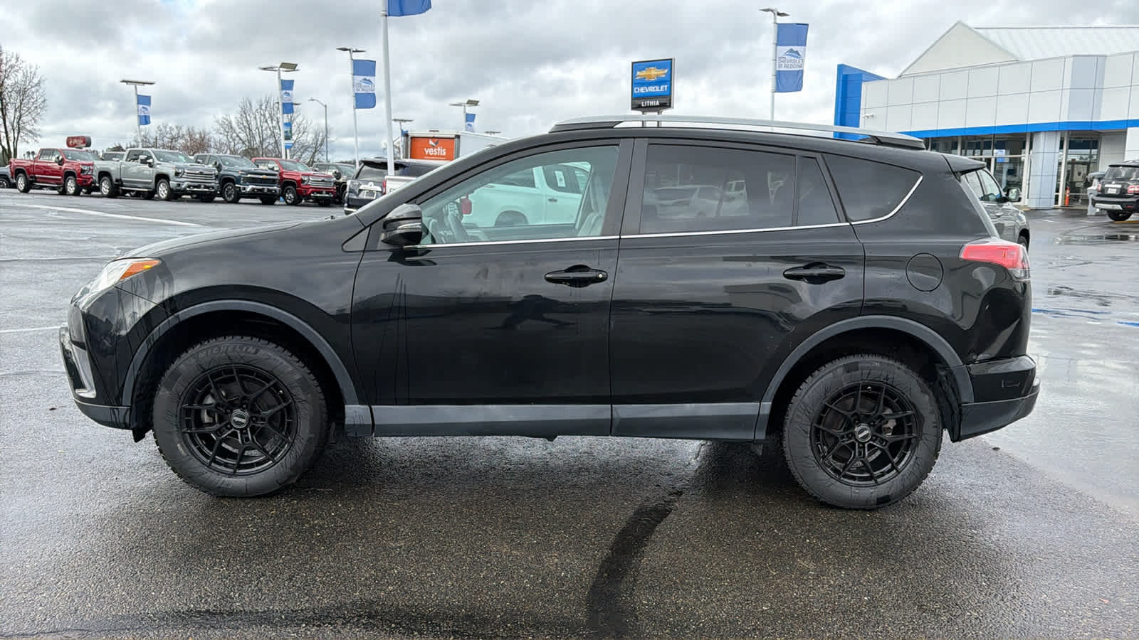 Thumbnail: 2018 Toyota RAV4 - 8