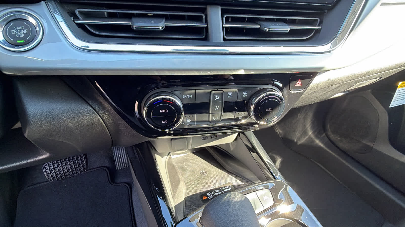 Thumbnail: 2026 Chevrolet Trax - 14