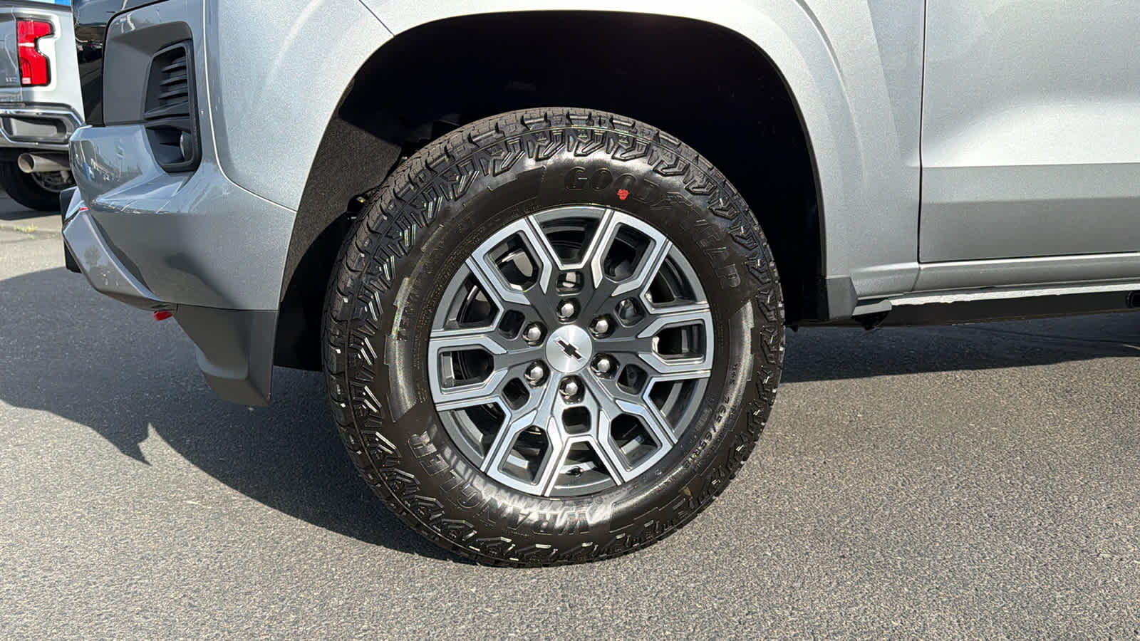 Thumbnail: 2026 Chevrolet Colorado - 9