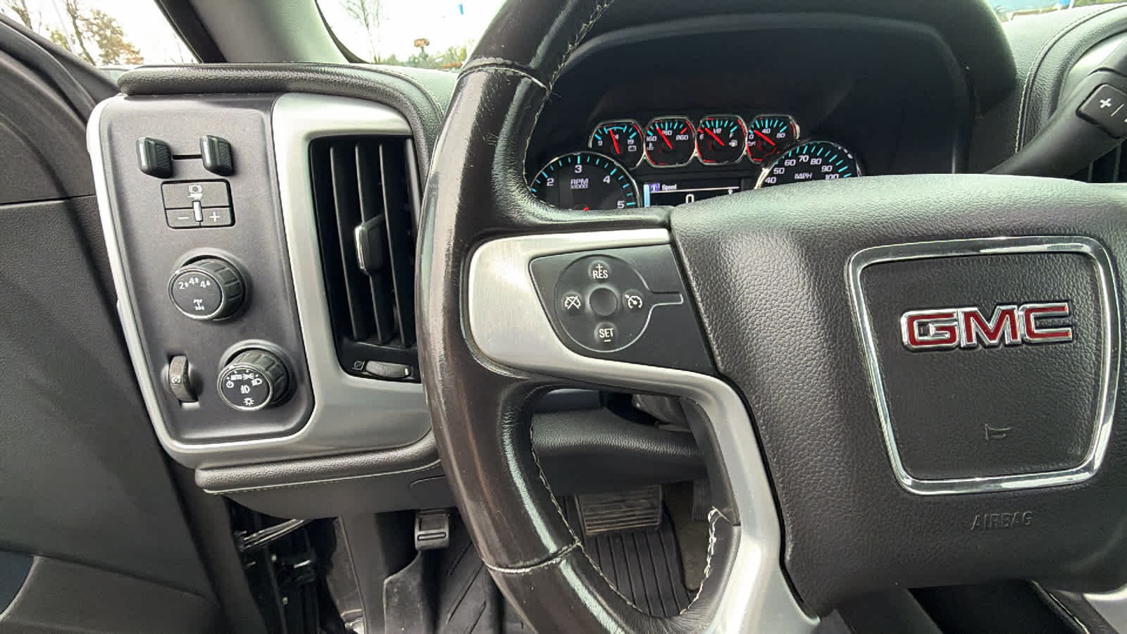 Thumbnail: 2018 GMC Sierra 2500 - 19