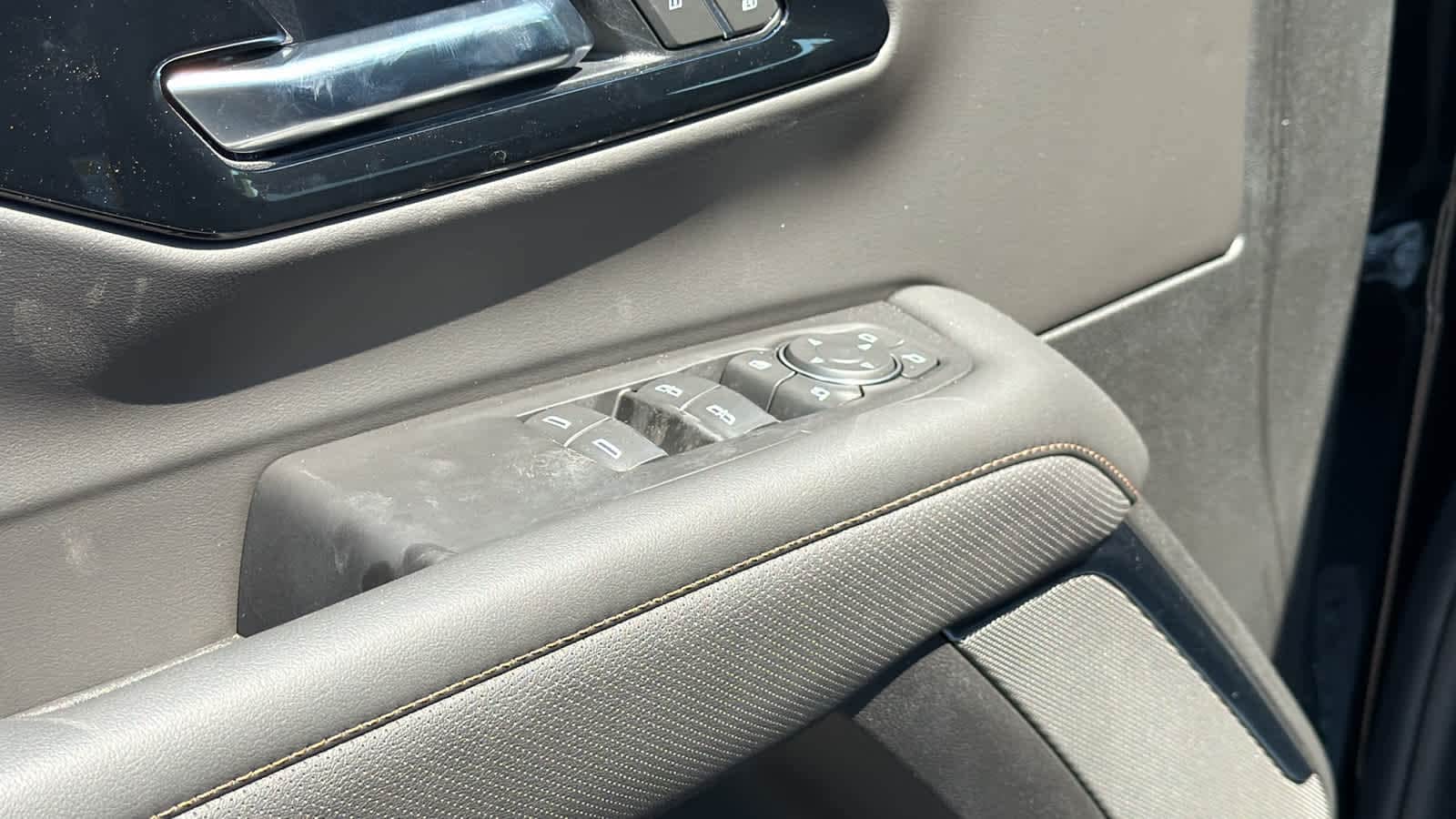 2026 Chevrolet Suburban High Country - Photo 22