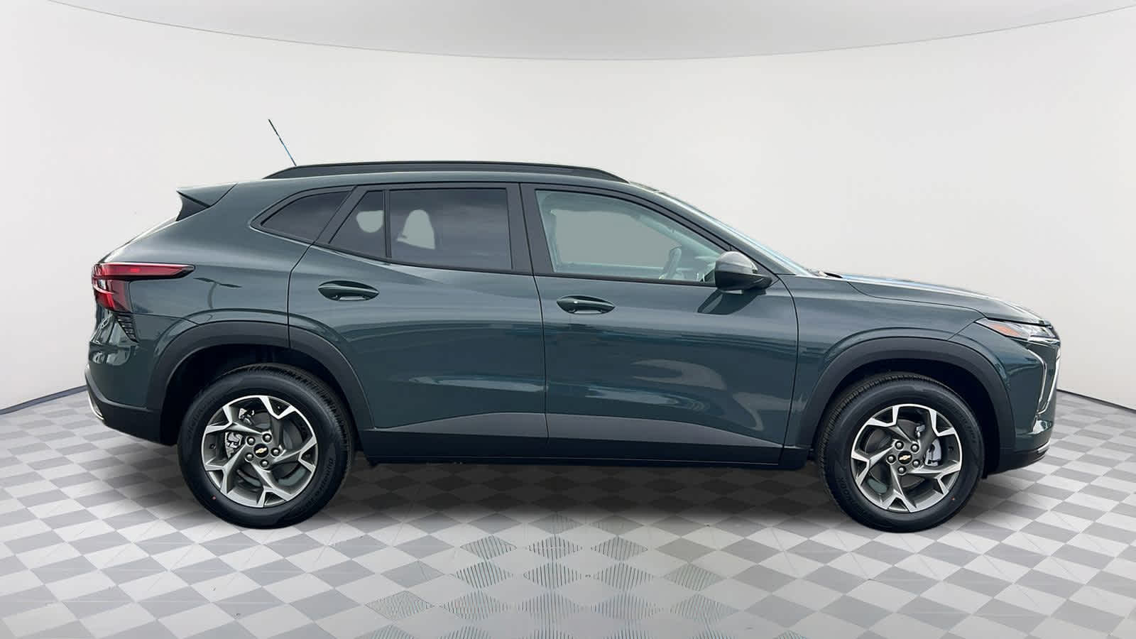 Thumbnail: 2025 Chevrolet Trax - 4