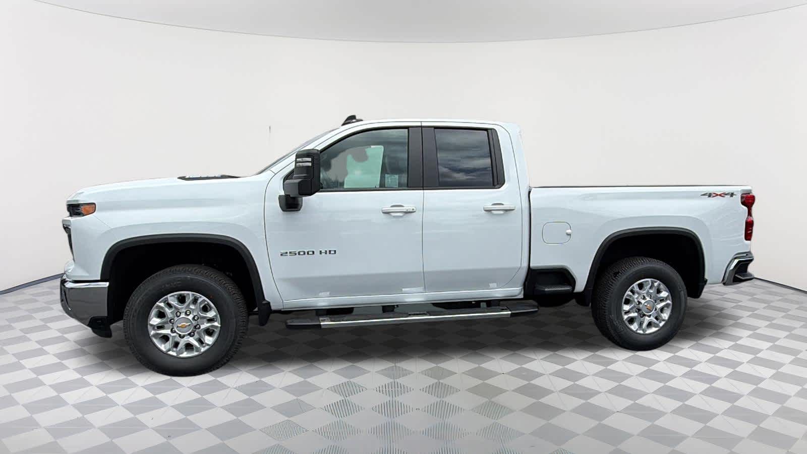 Thumbnail: 2026 Chevrolet Silverado 2500 - 8