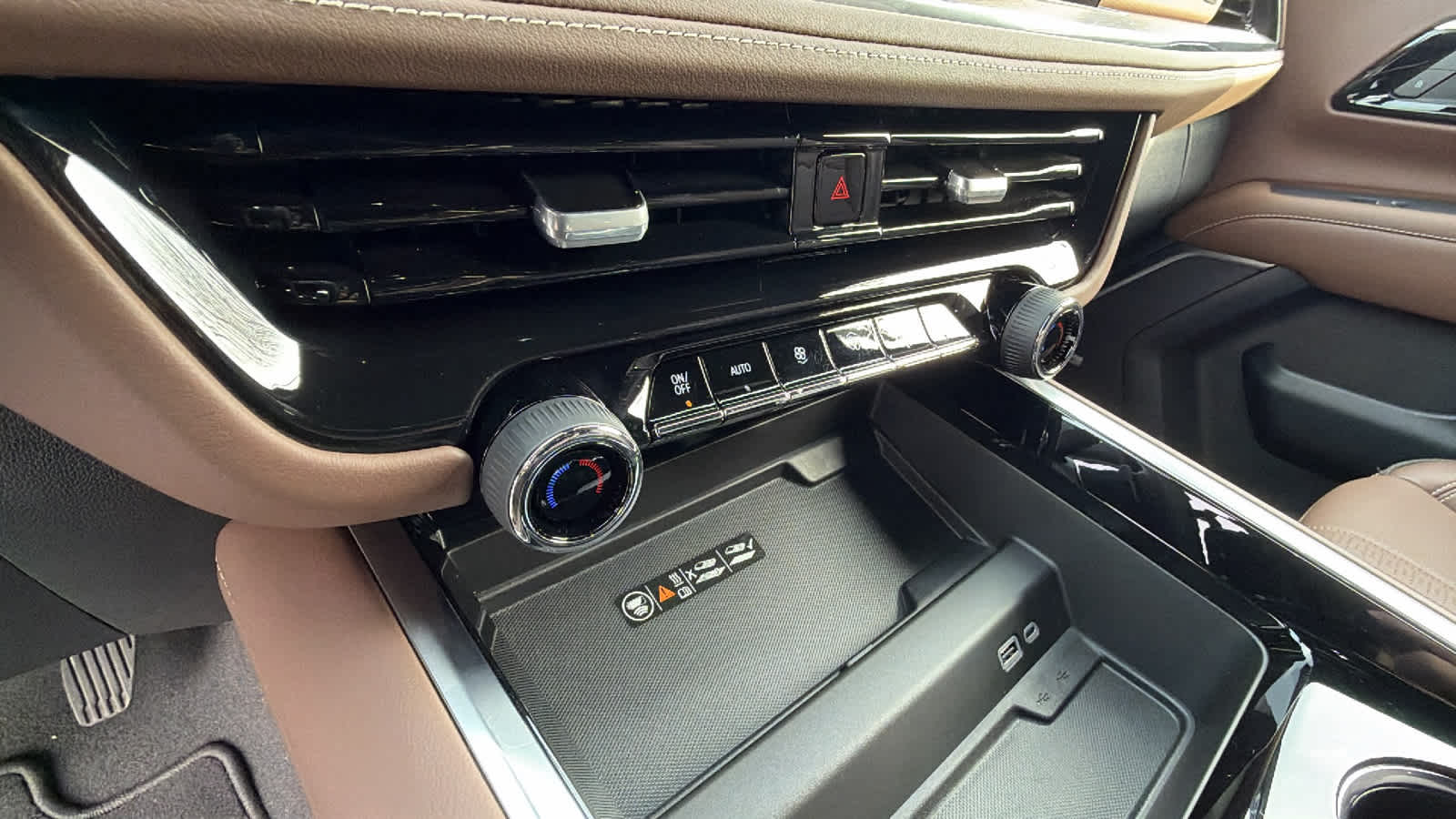 Thumbnail: 2025 Chevrolet Tahoe - 14