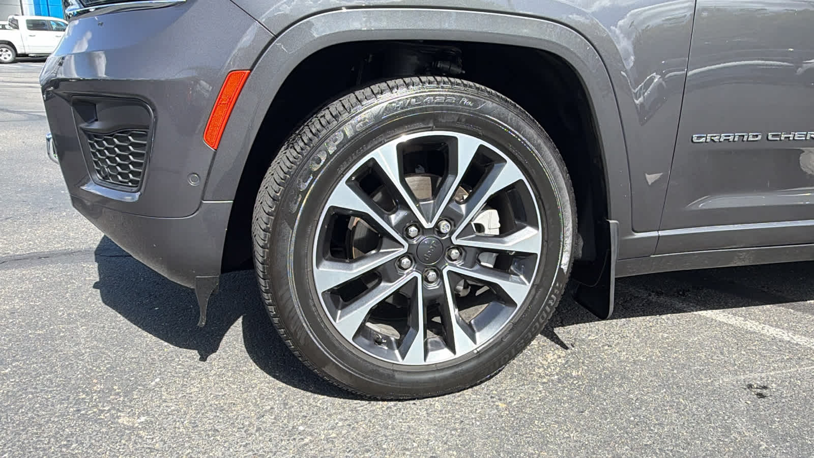 Thumbnail: 2024 Jeep Grand Cherokee - 9