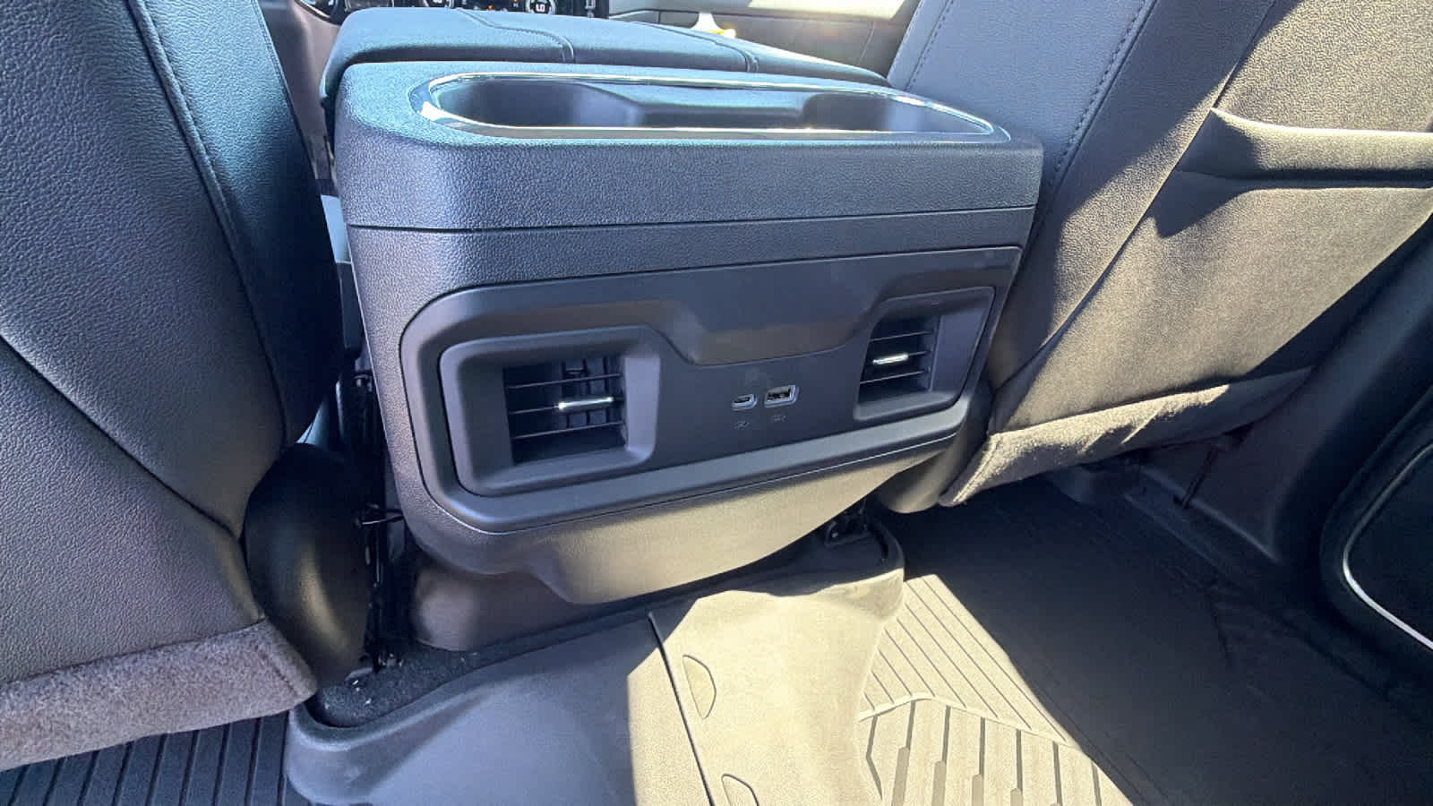 Thumbnail: 2026 Chevrolet Silverado 1500 - 25