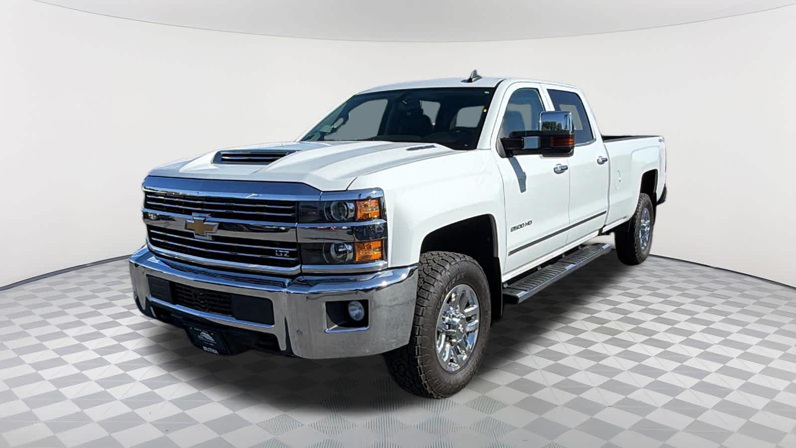 2019 Chevrolet Silverado HD LTZ 4WD Crew Cab Standard Box's photo