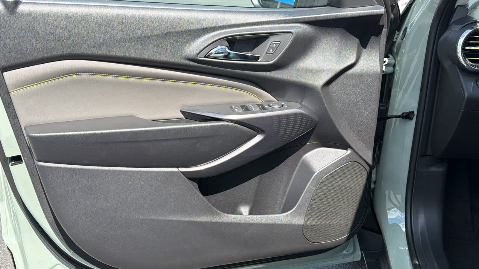 Thumbnail: 2026 Chevrolet Trax - 23